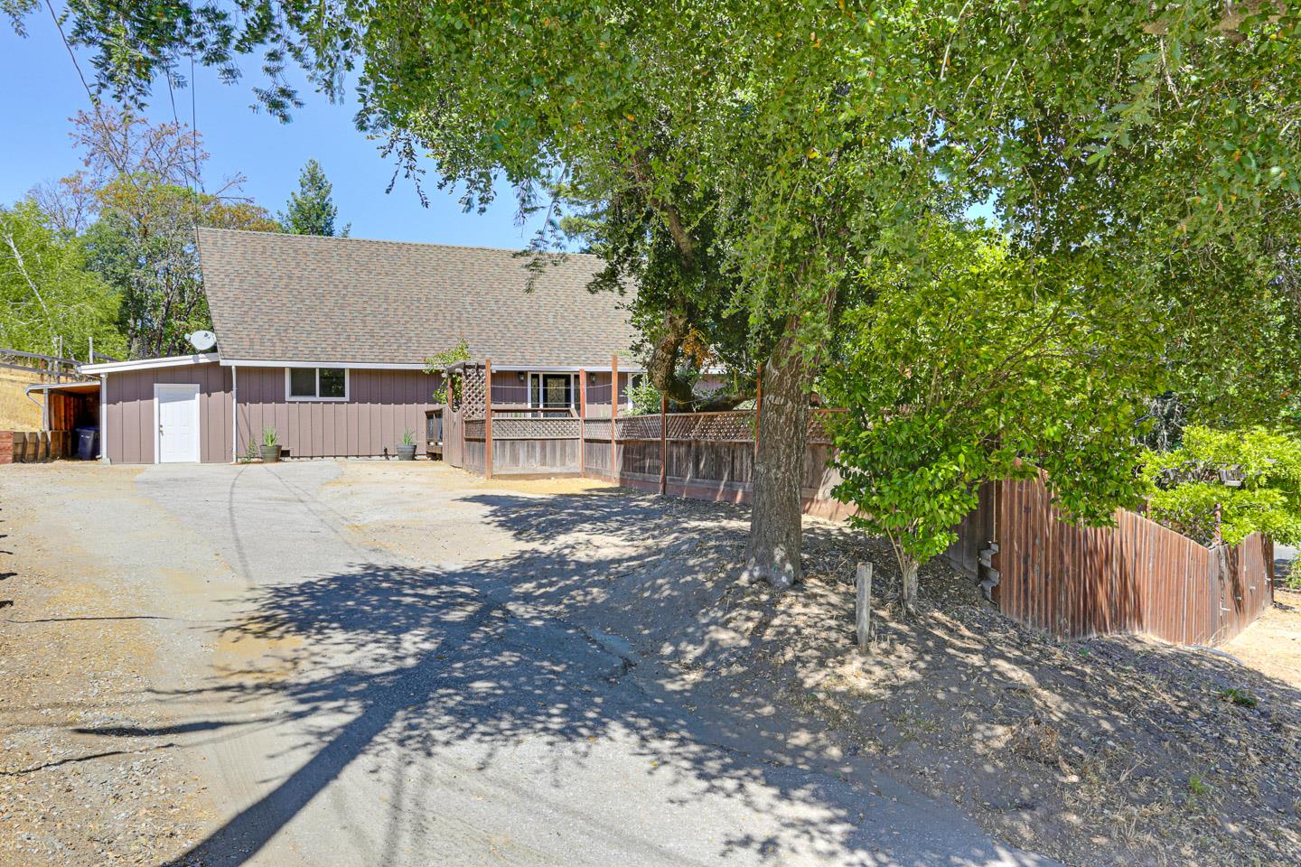 110 Hidden Valley DR