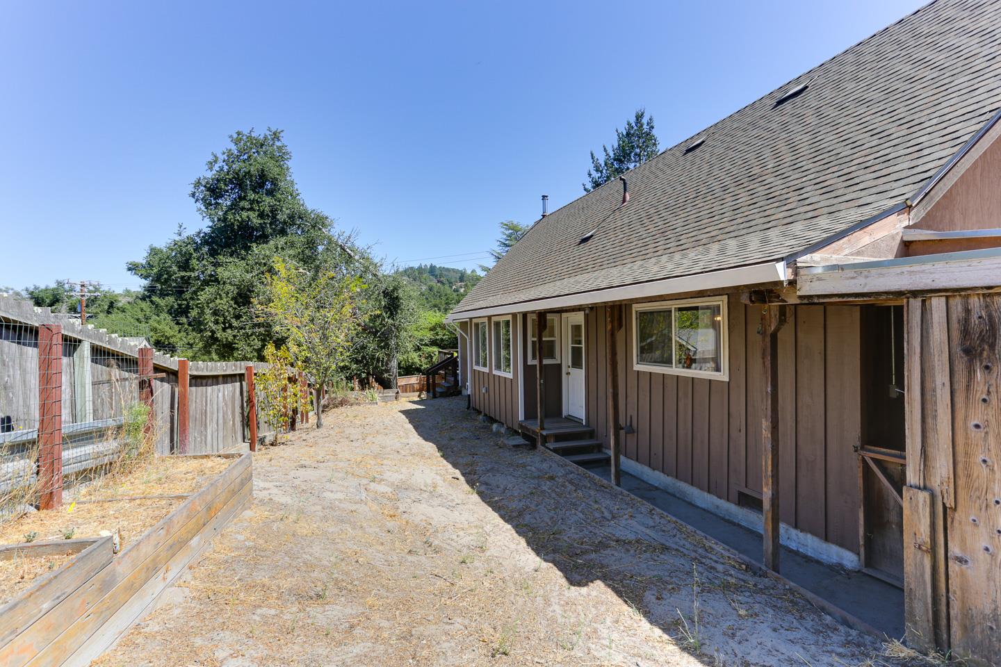 110 Hidden Valley DR