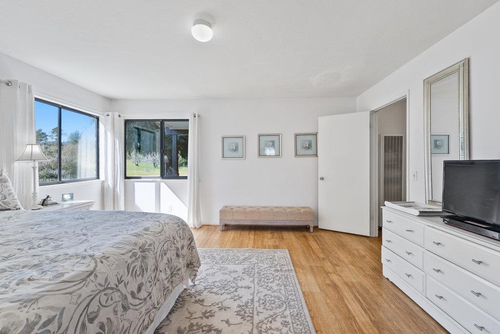 500 Valencia School Road