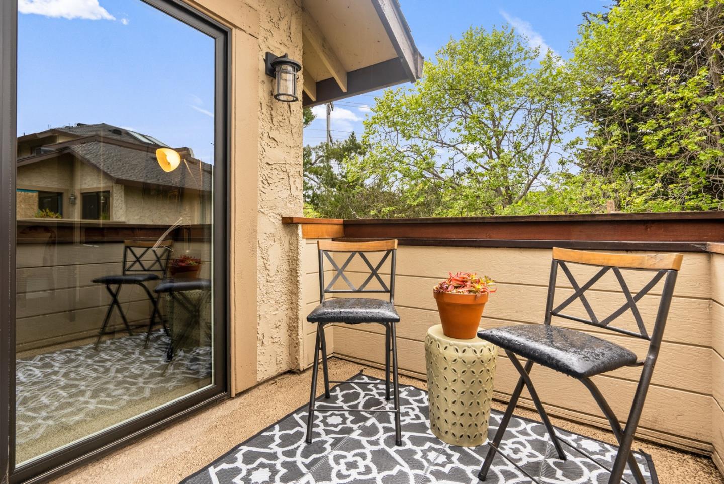 3071 Arlington DR