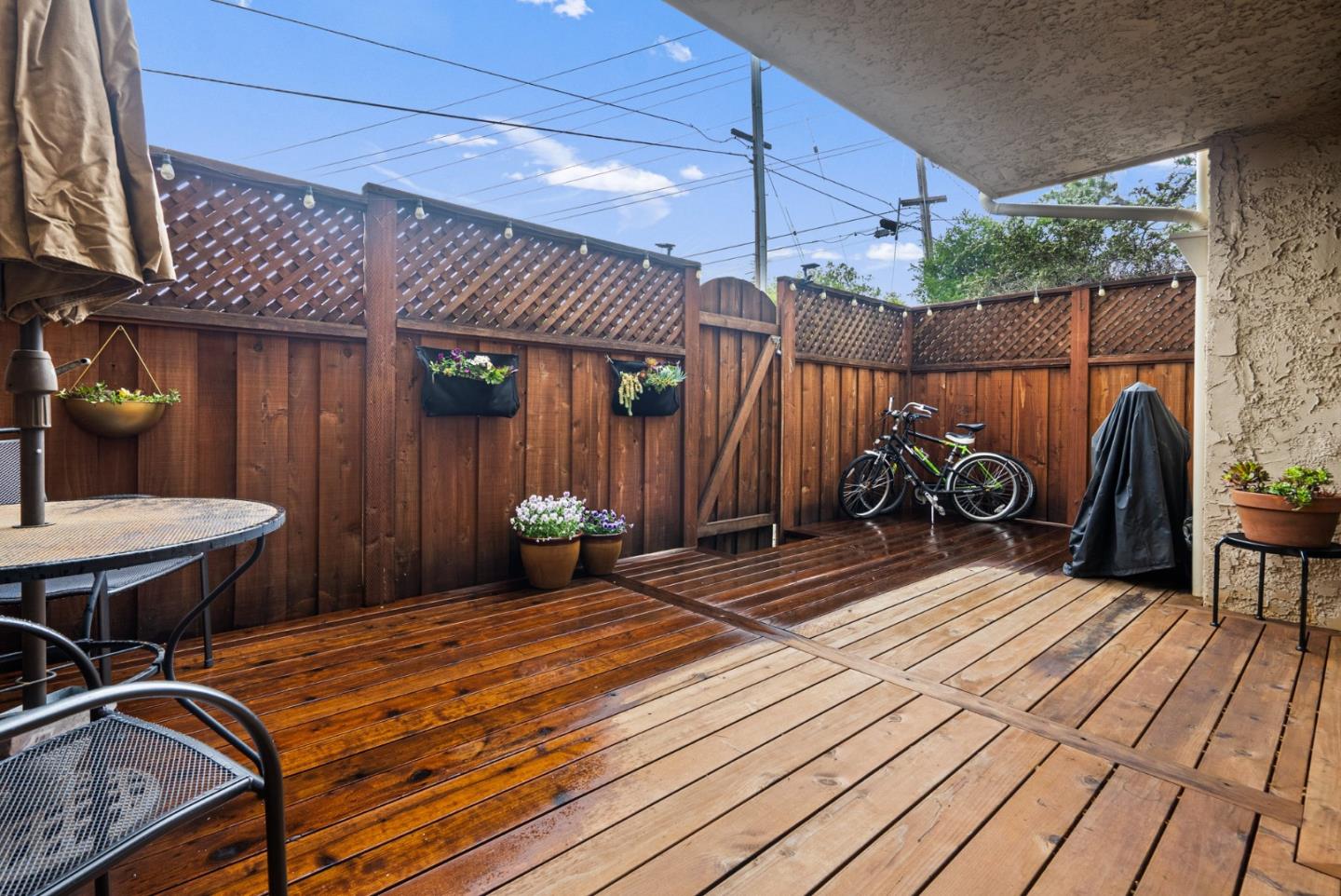 3071 Arlington DR