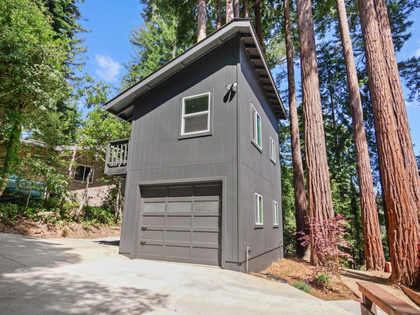 1495 Mclellan Road