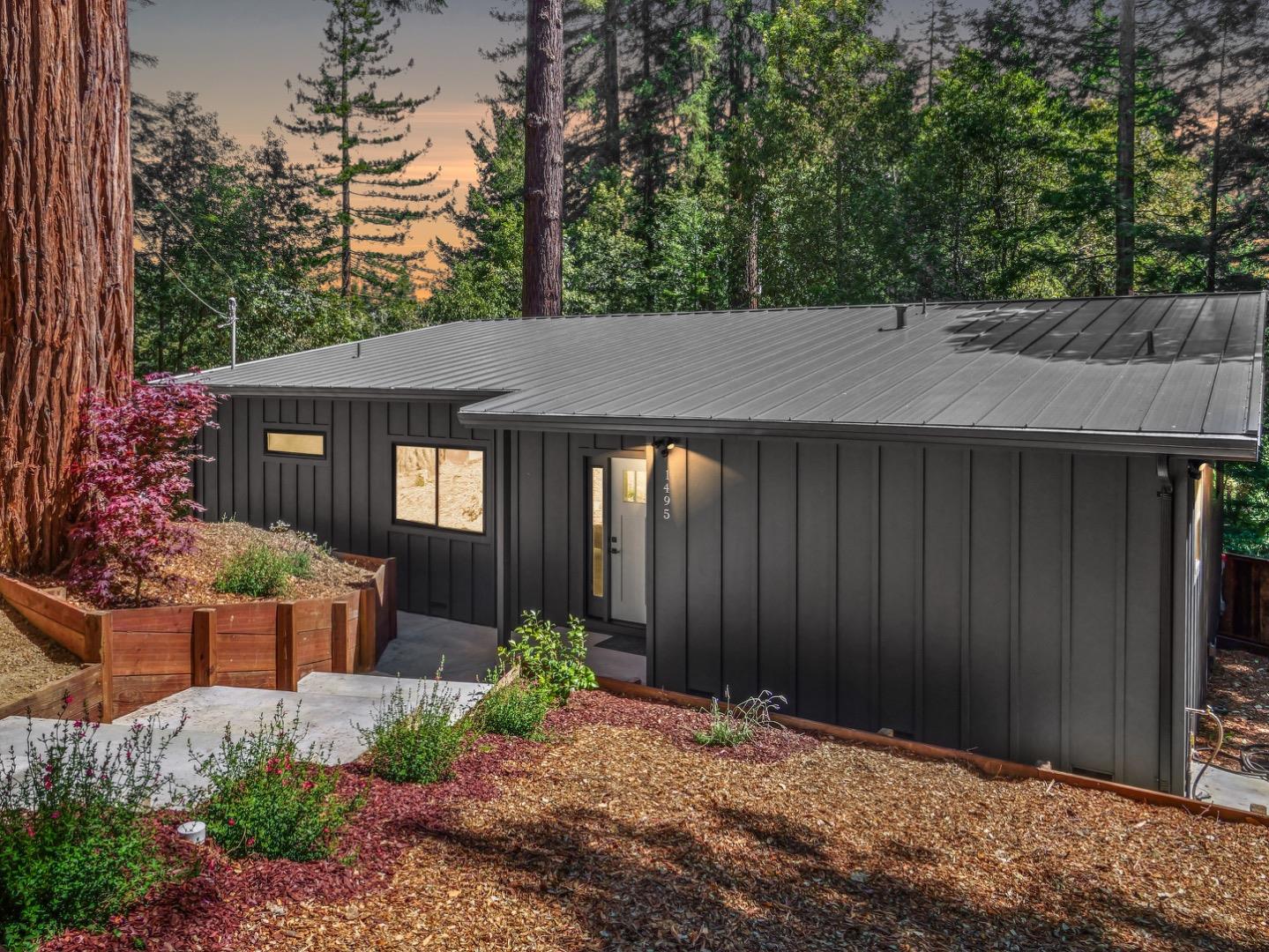 1495 Mclellan Road