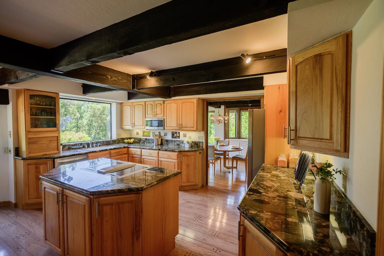 865 Valley View Road