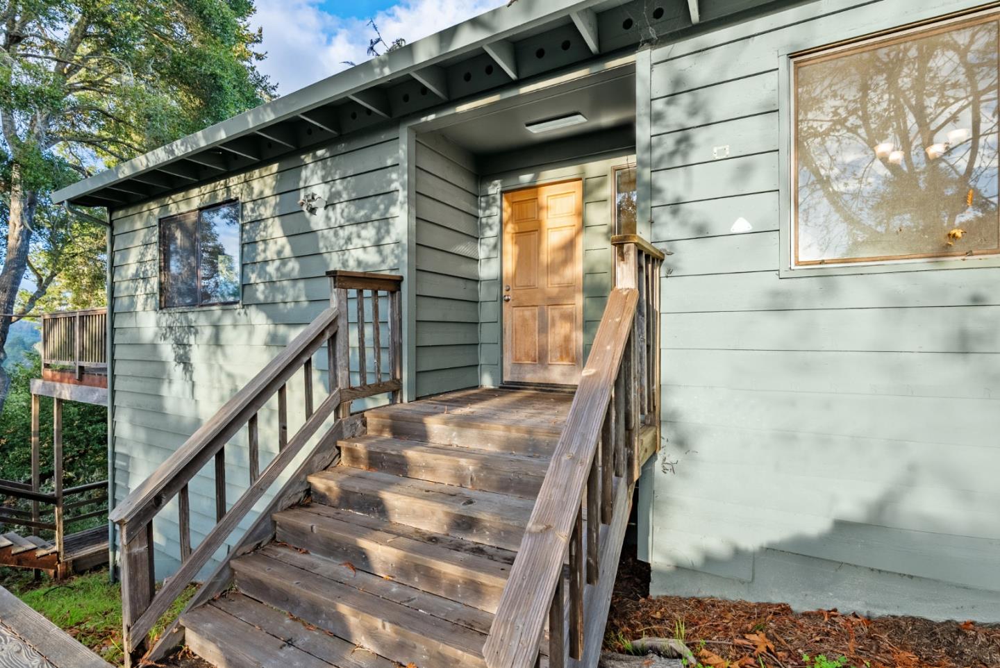 812 Loma Prieta Drive