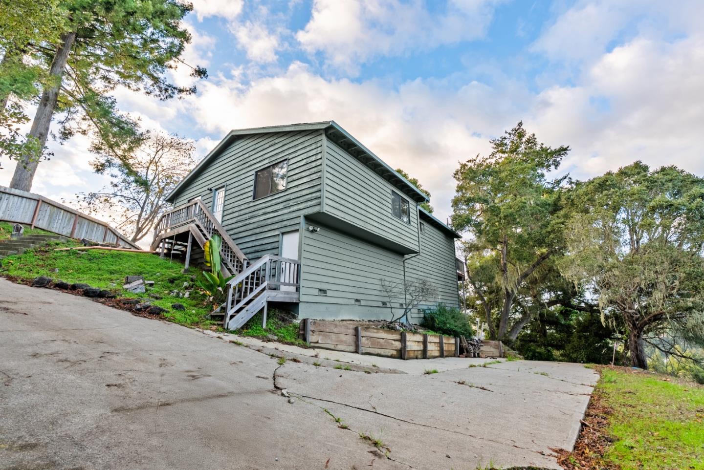 812 Loma Prieta Drive