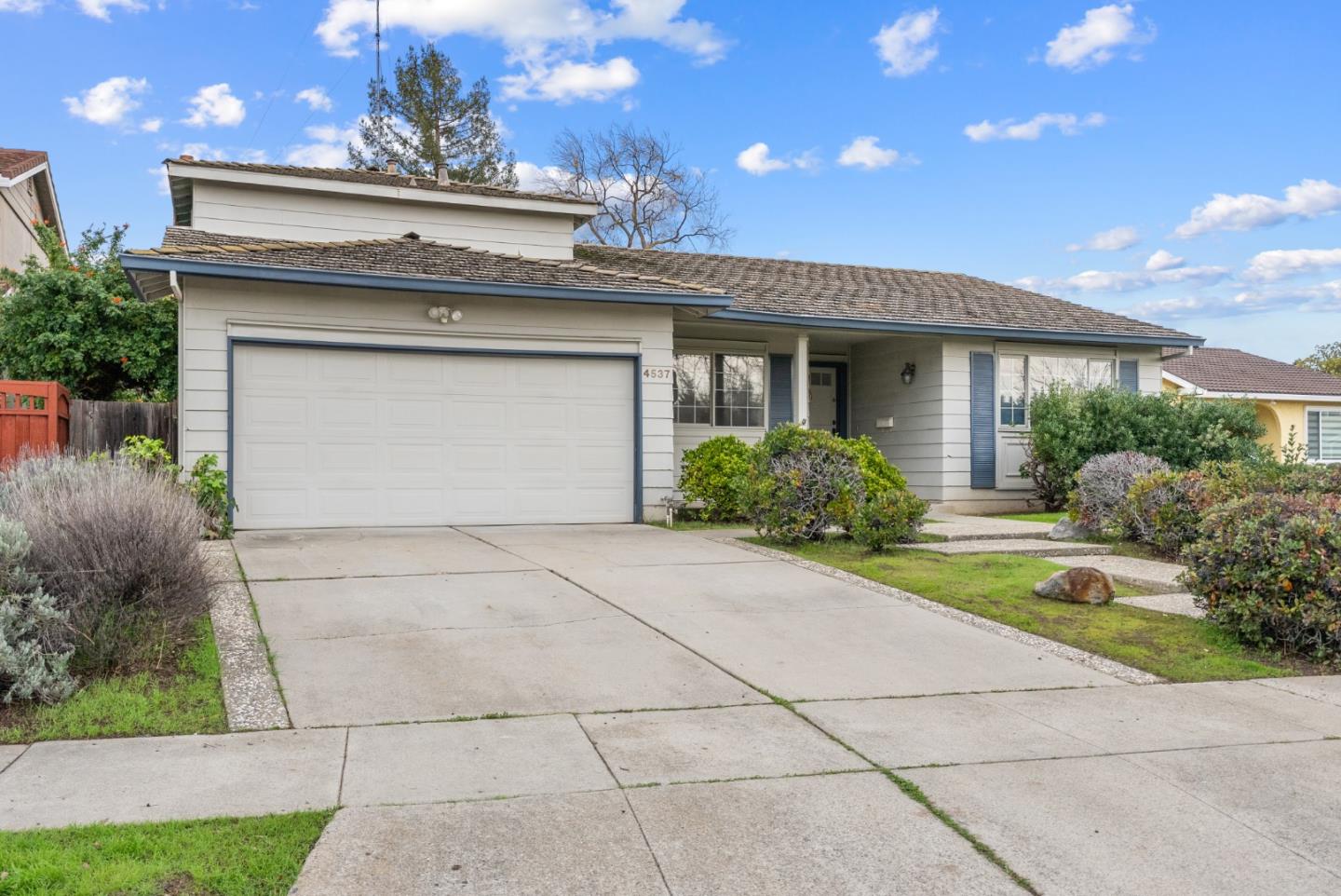 4537 Heppner Lane