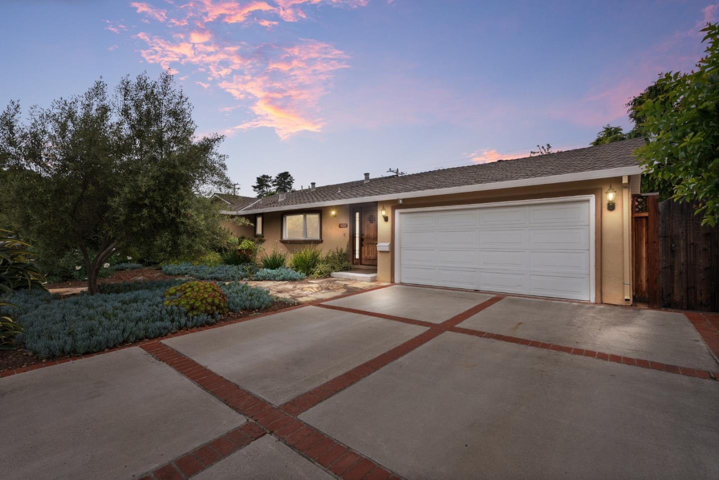1824 Appletree Lane