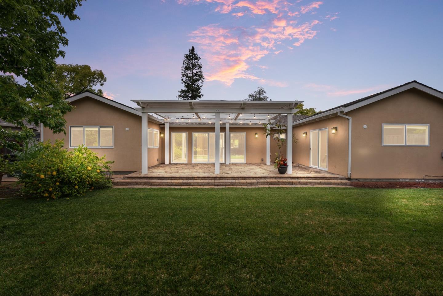 1824 Appletree Lane