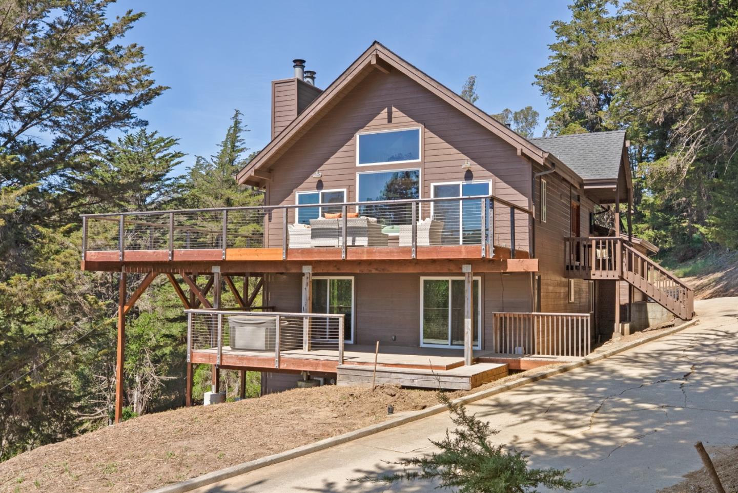 688 Calabasas Road