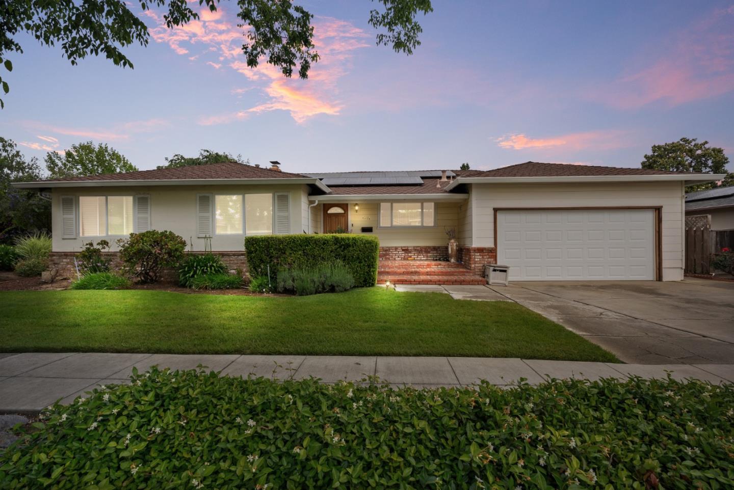1041 Celilo Drive
