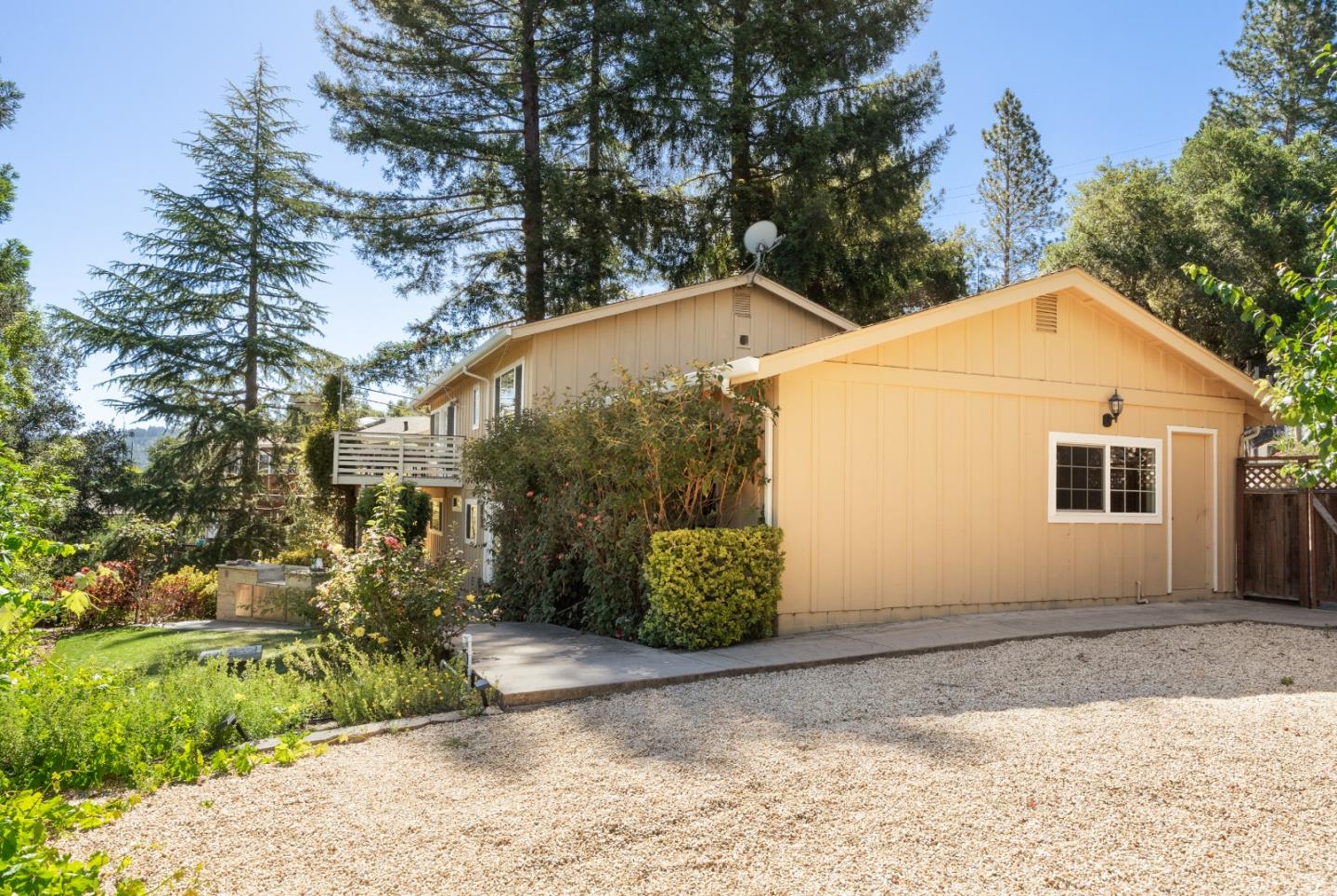 790 Whispering Pines DR