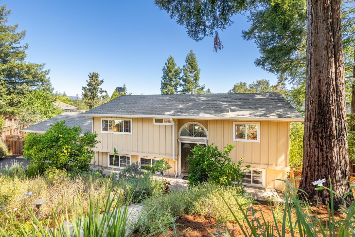 790 Whispering Pines DR