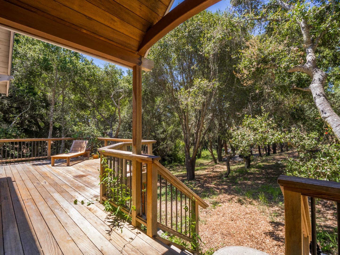 925 Old Farm LN