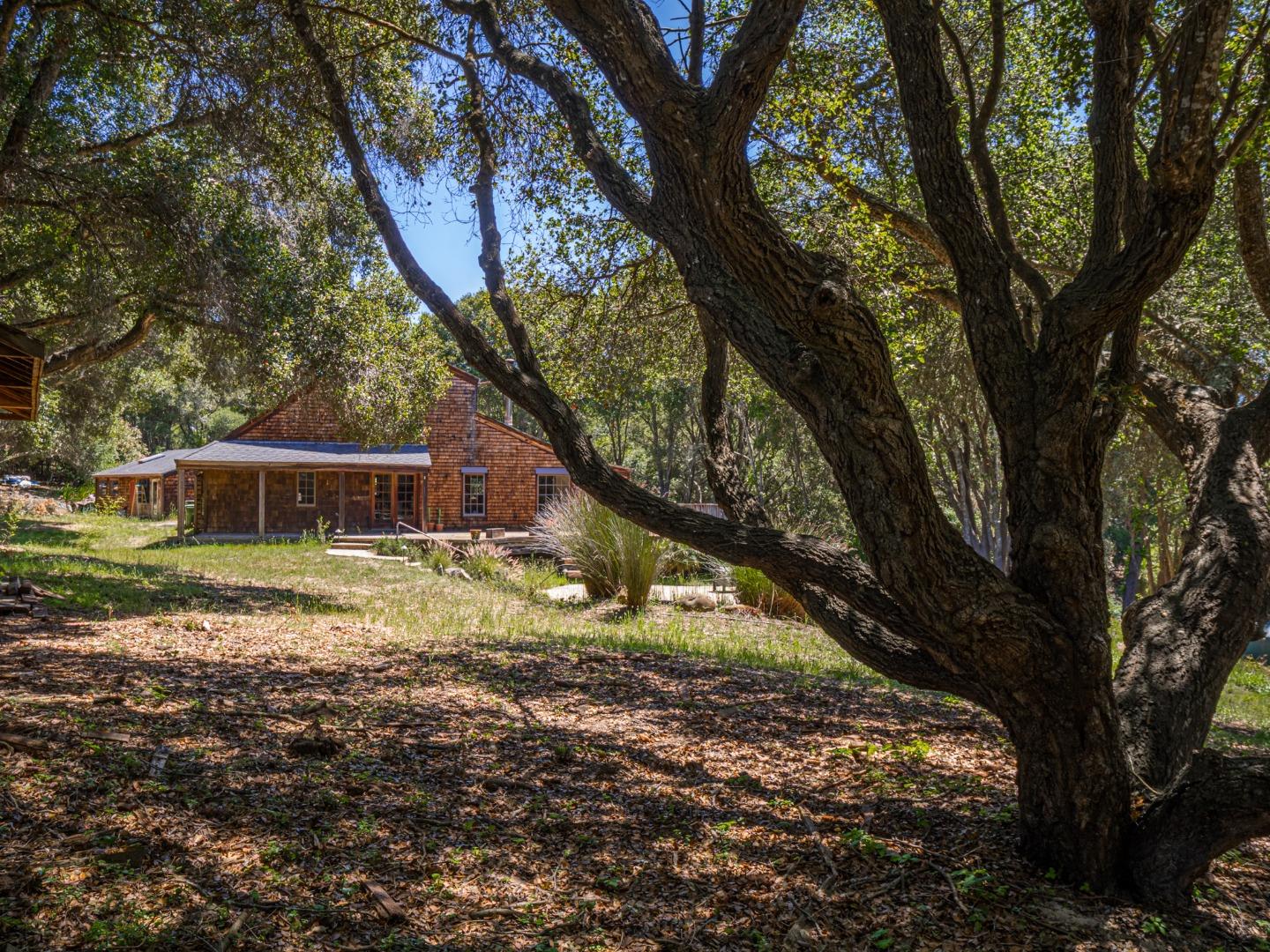 925 Old Farm LN