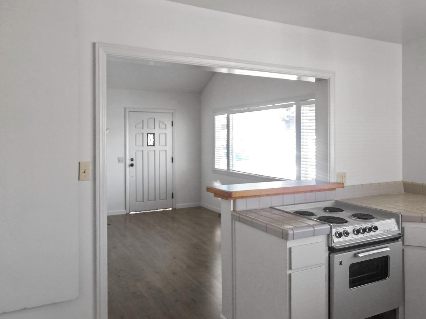 622 Sunset DR