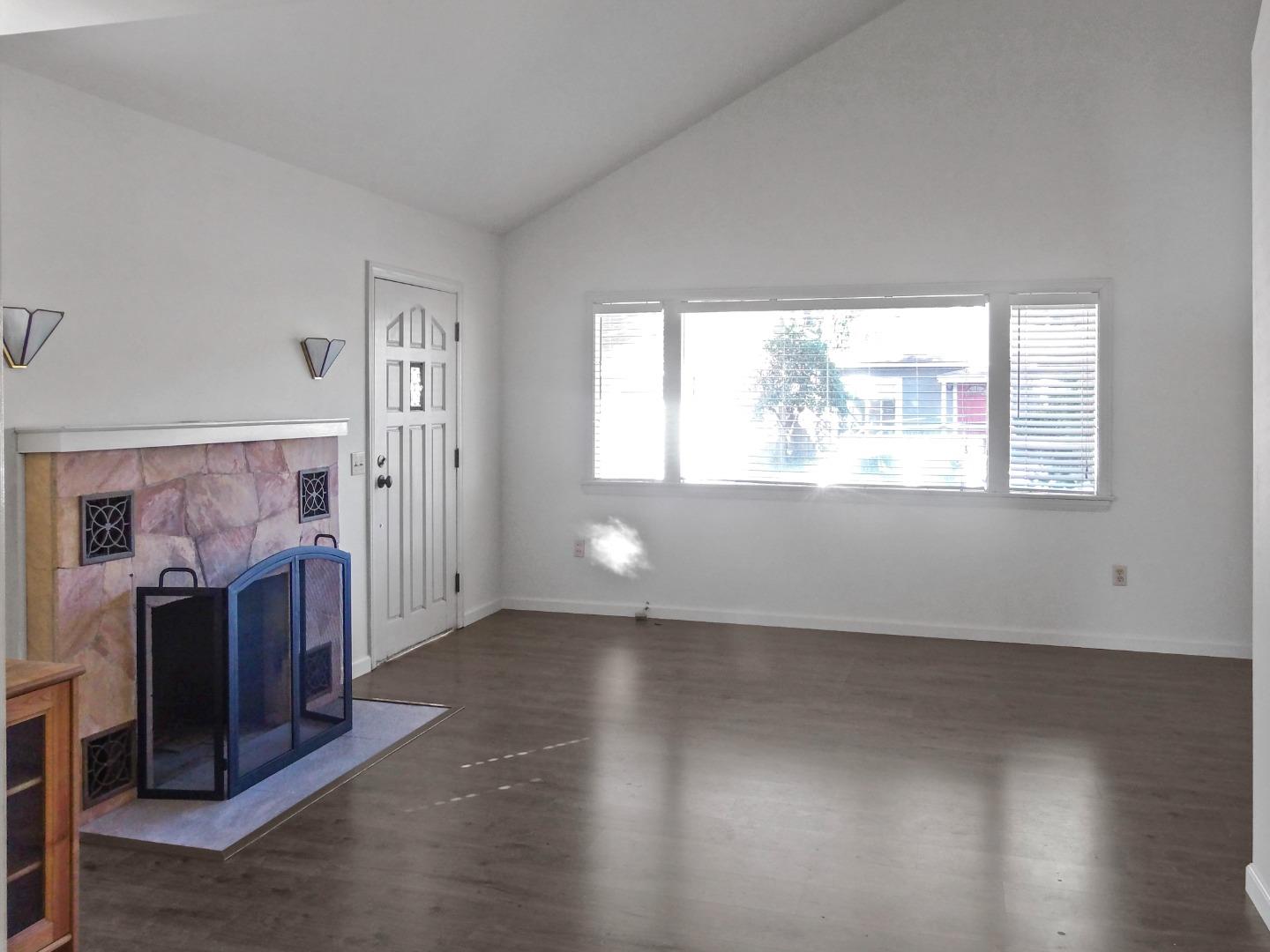 622 Sunset DR
