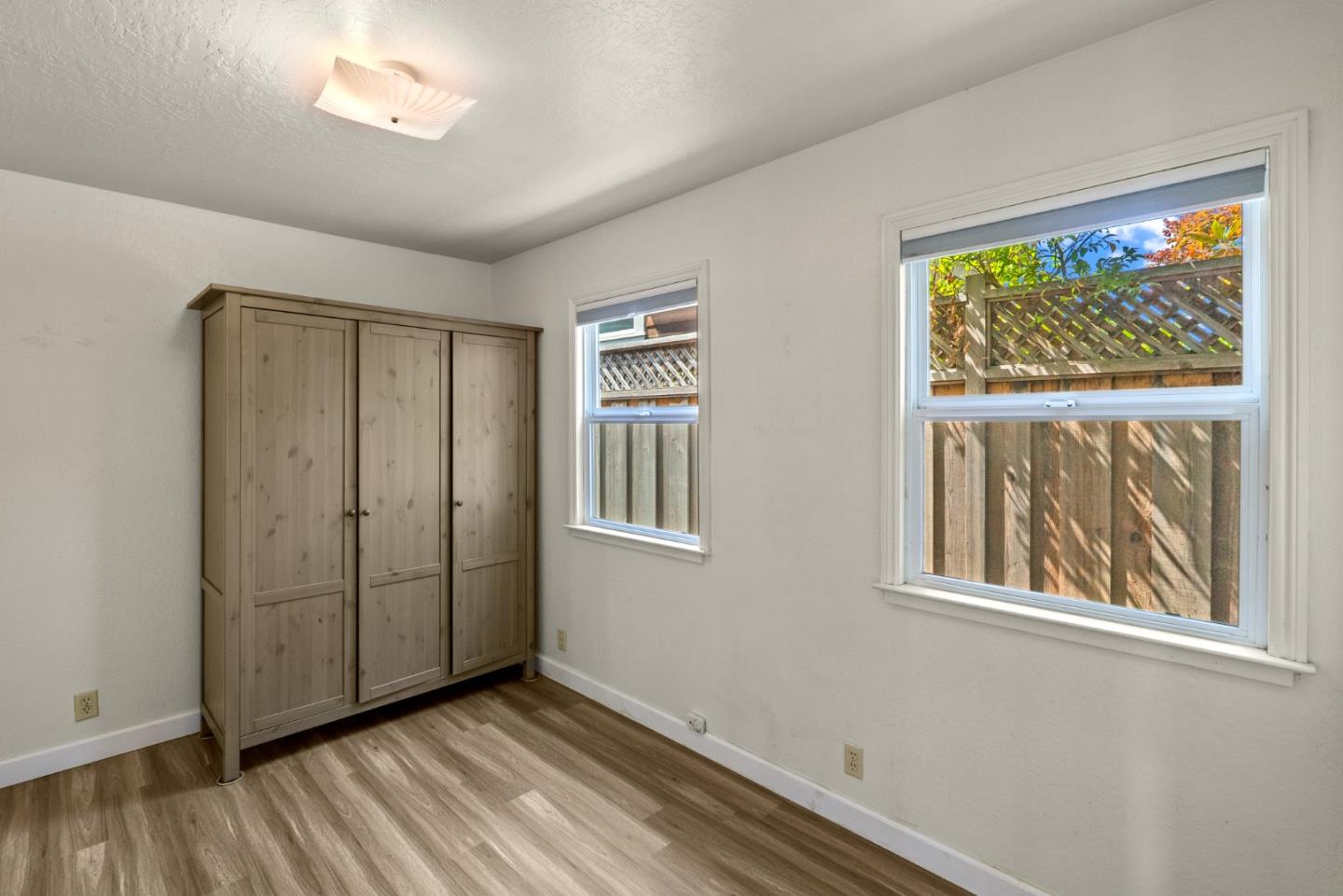 622 Sunset DR