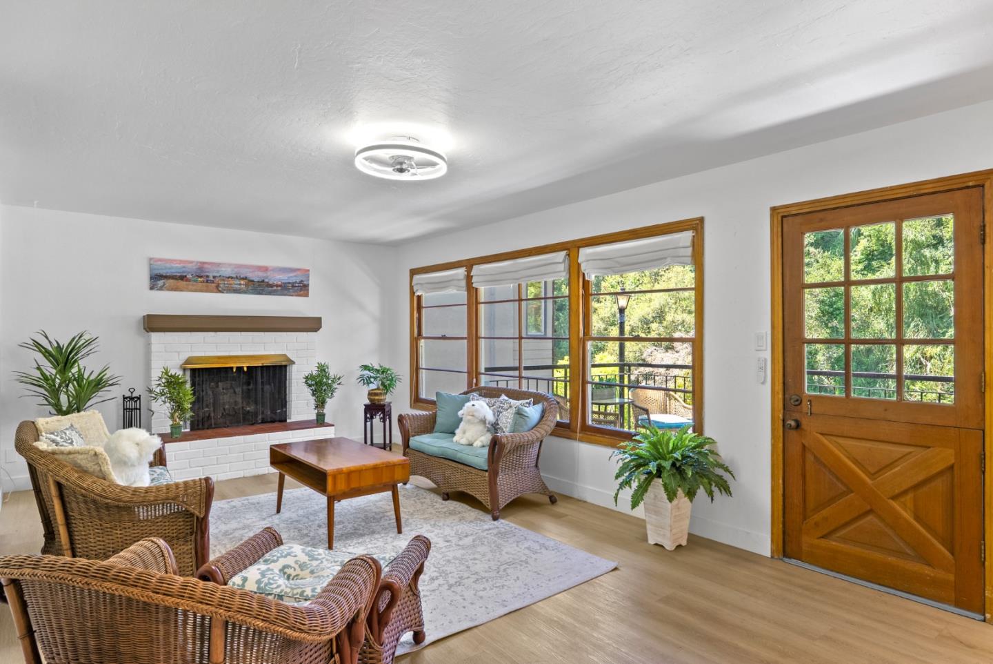 525 Riverview DR