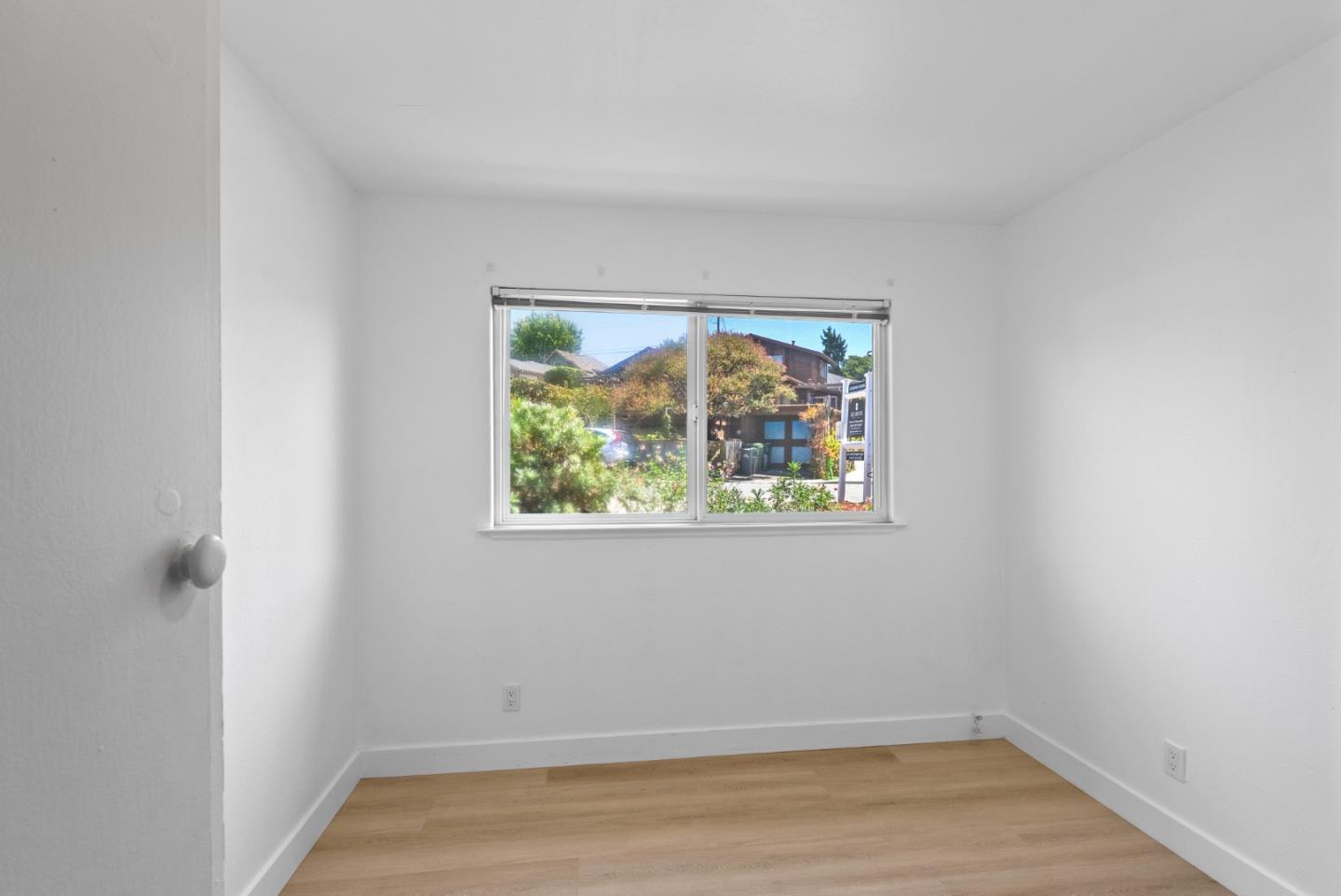 525 Riverview DR