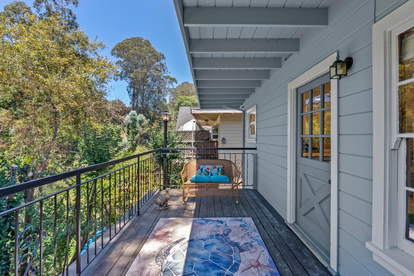525 Riverview DR