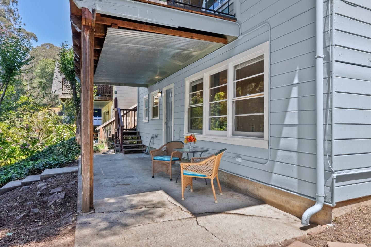 525 Riverview DR