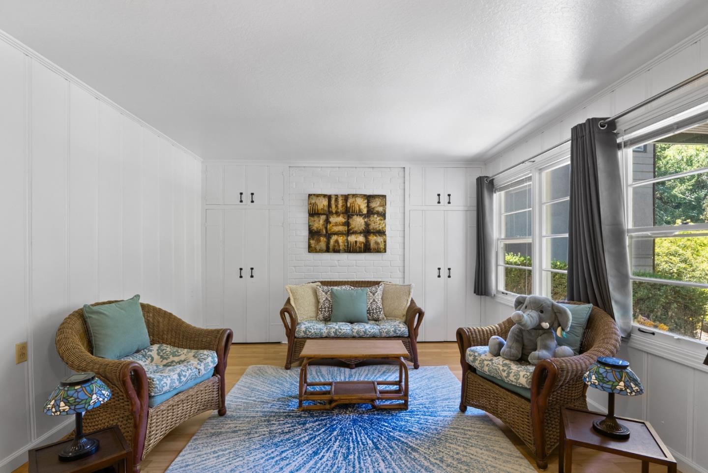 525 Riverview DR