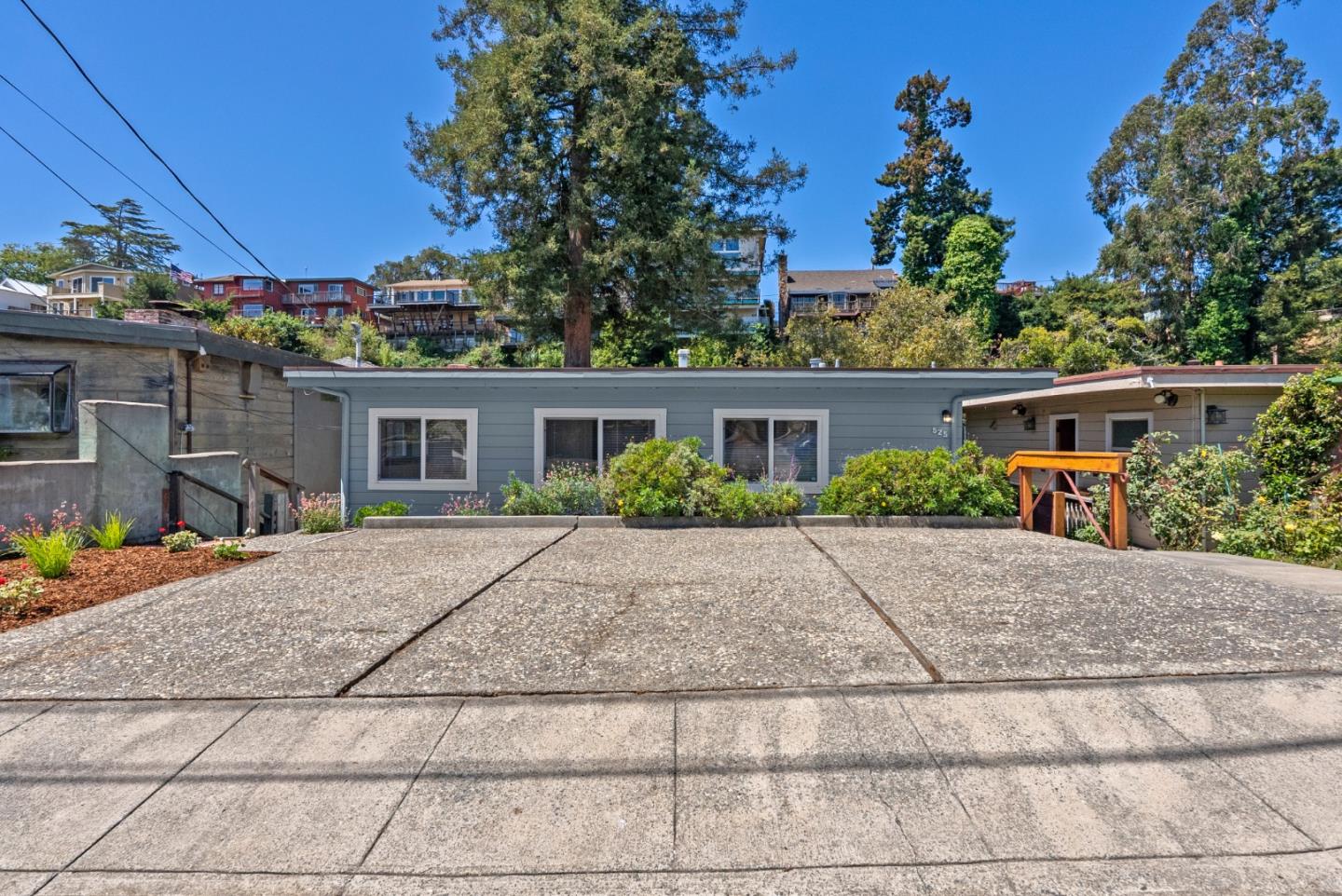 525 Riverview DR