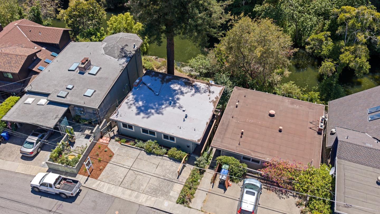 525 Riverview DR