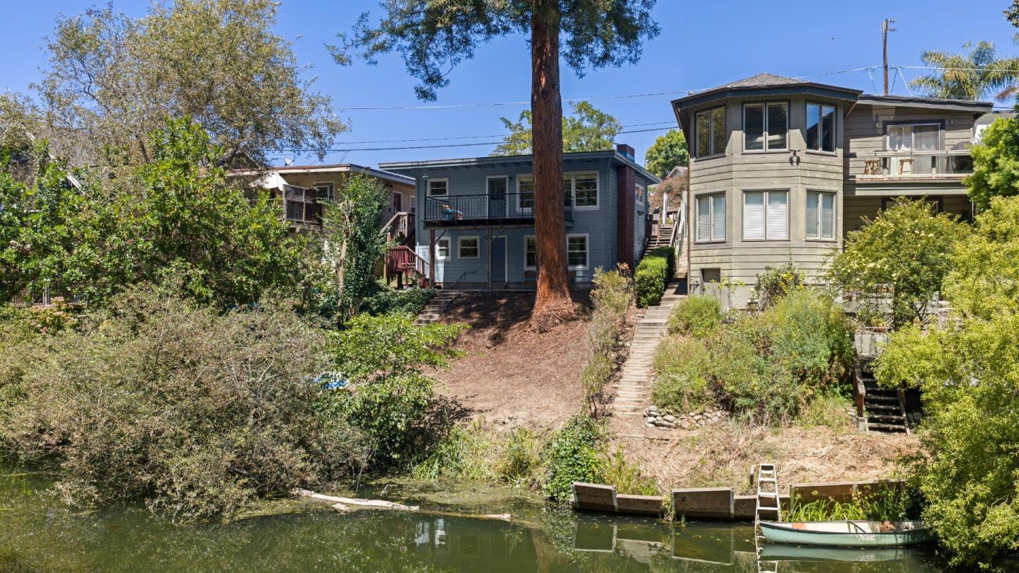 525 Riverview DR