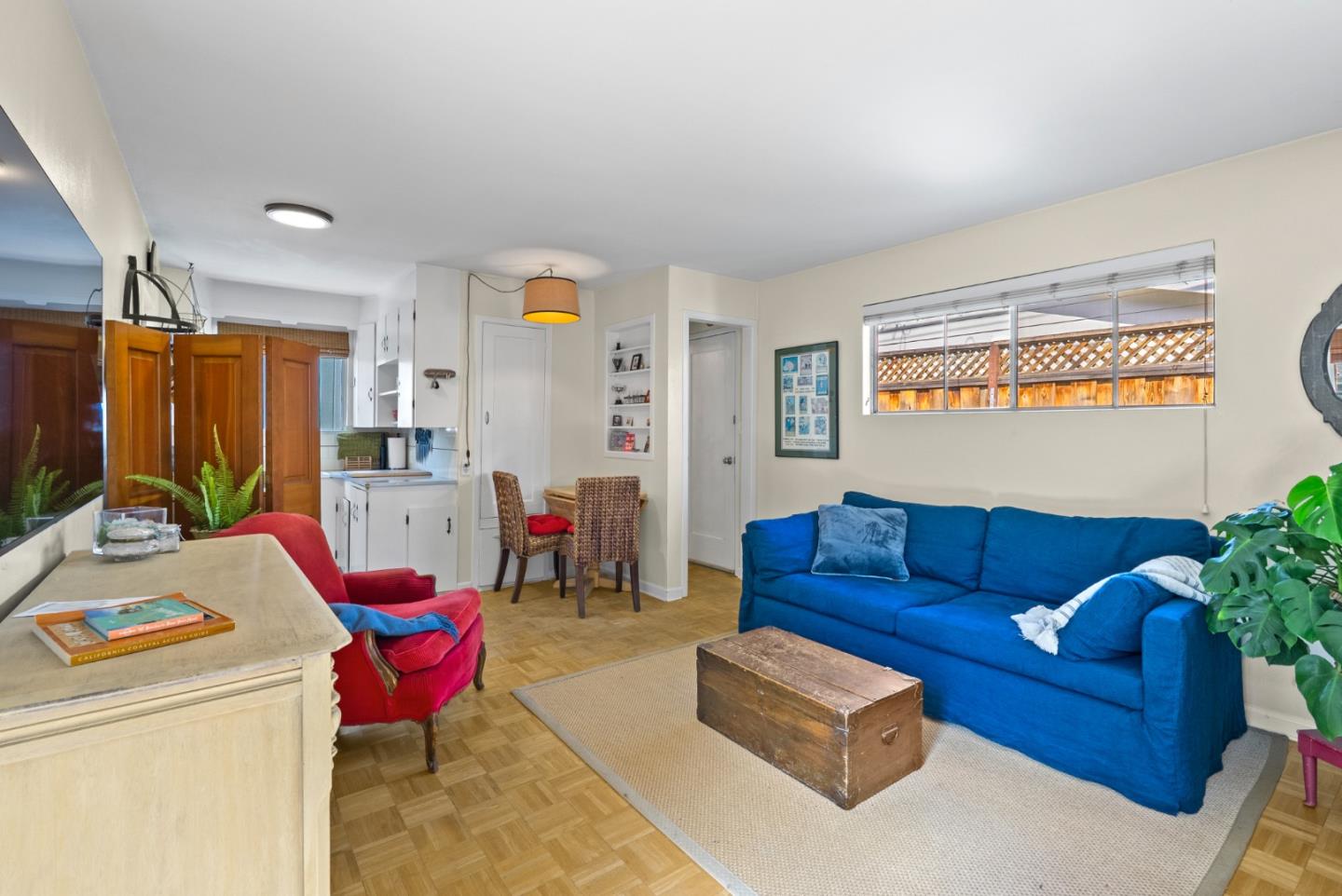 620 Sunset DR