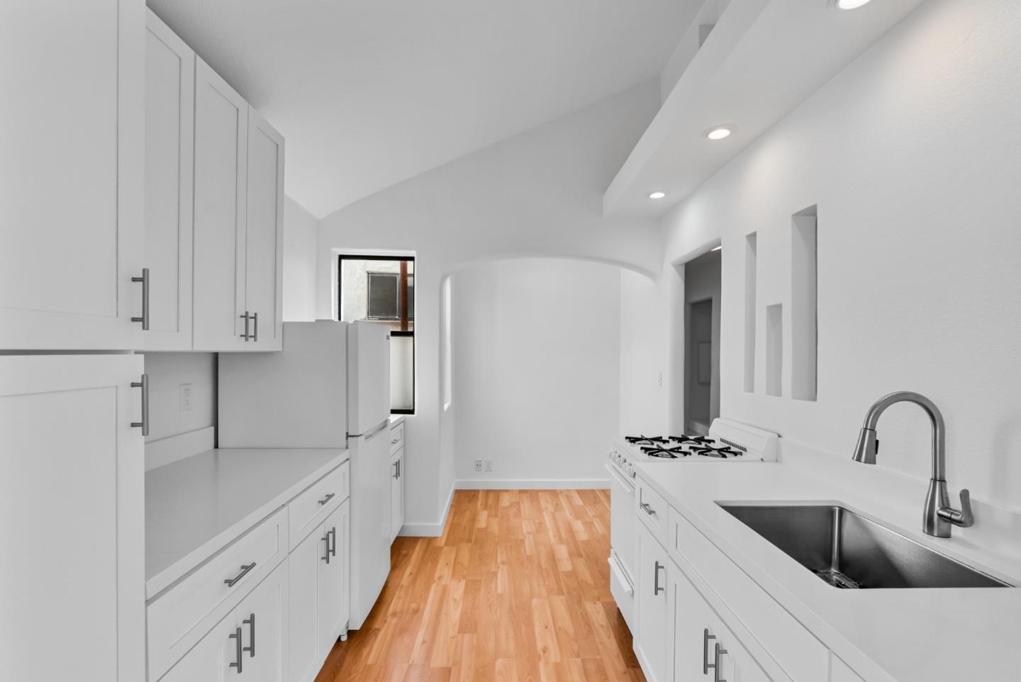 105 Stephen RD