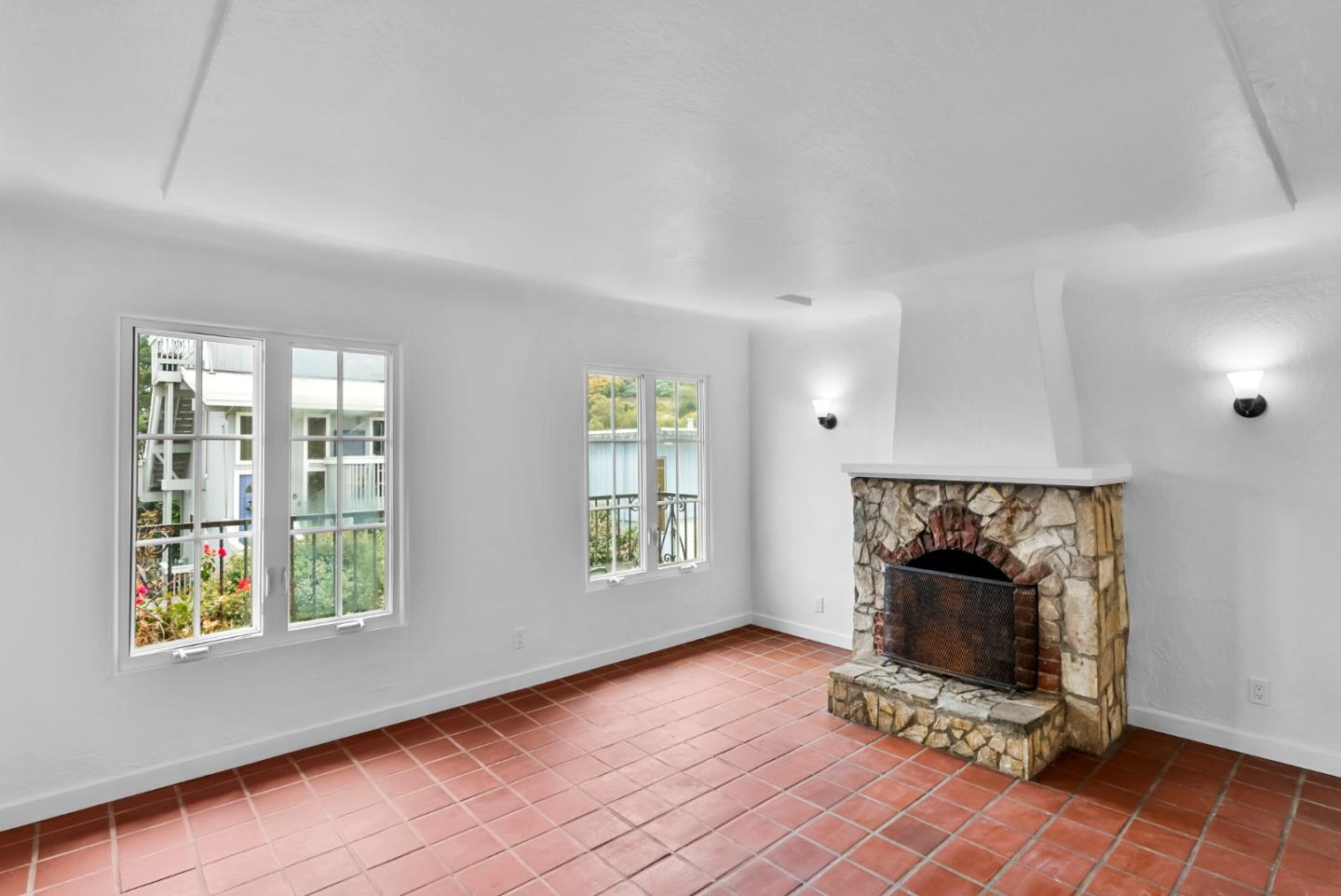 105 Stephen RD