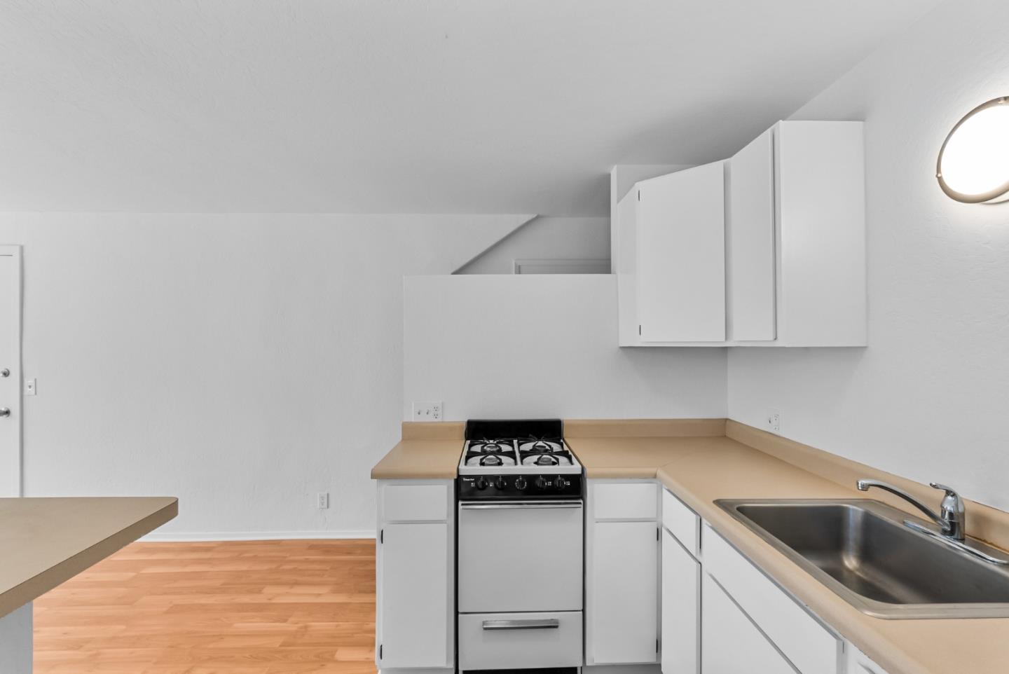 105 Stephen RD