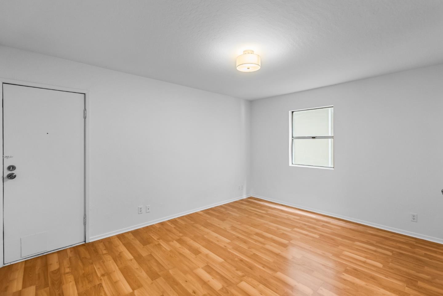 105 Stephen RD