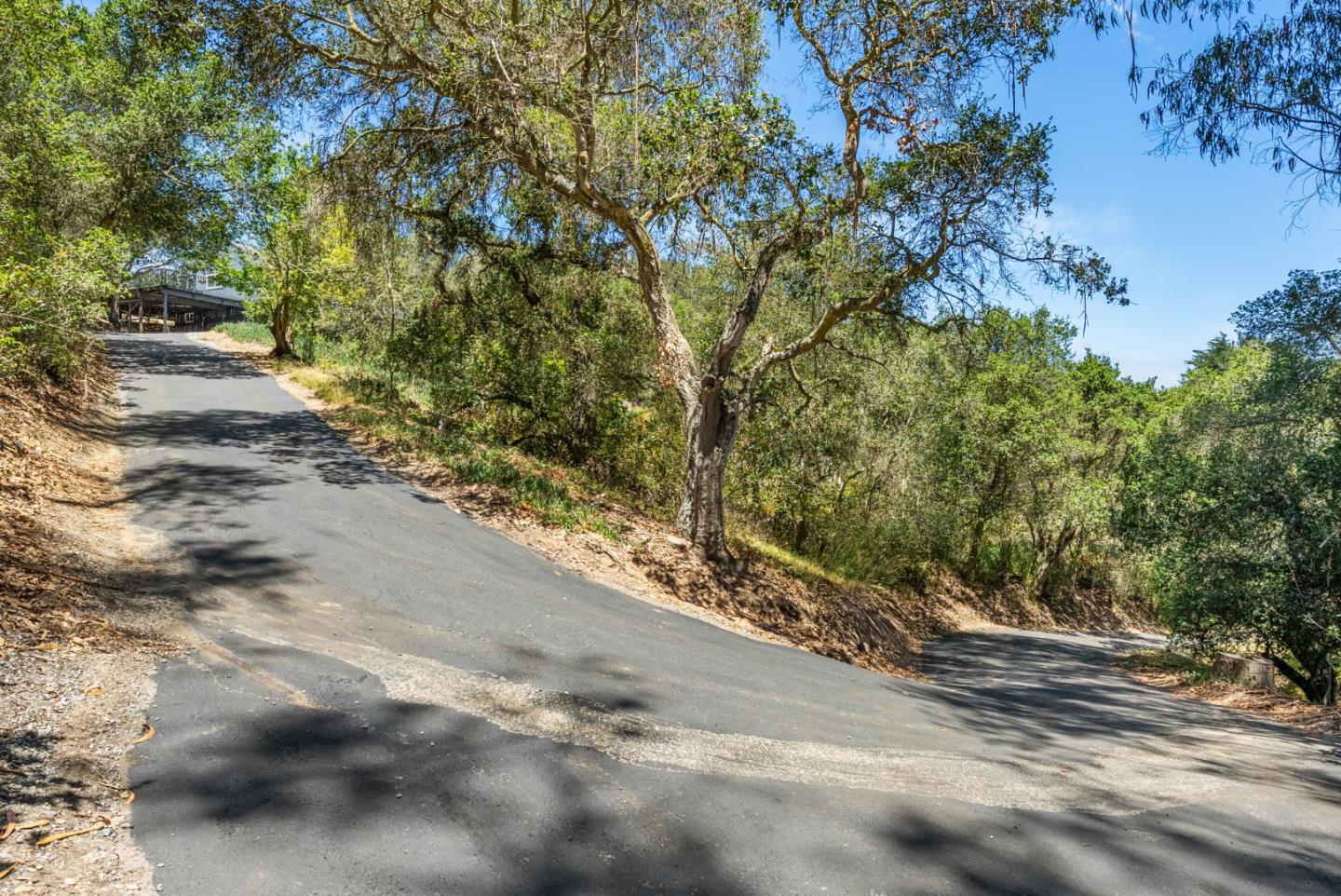 620 Hidden Valley RD