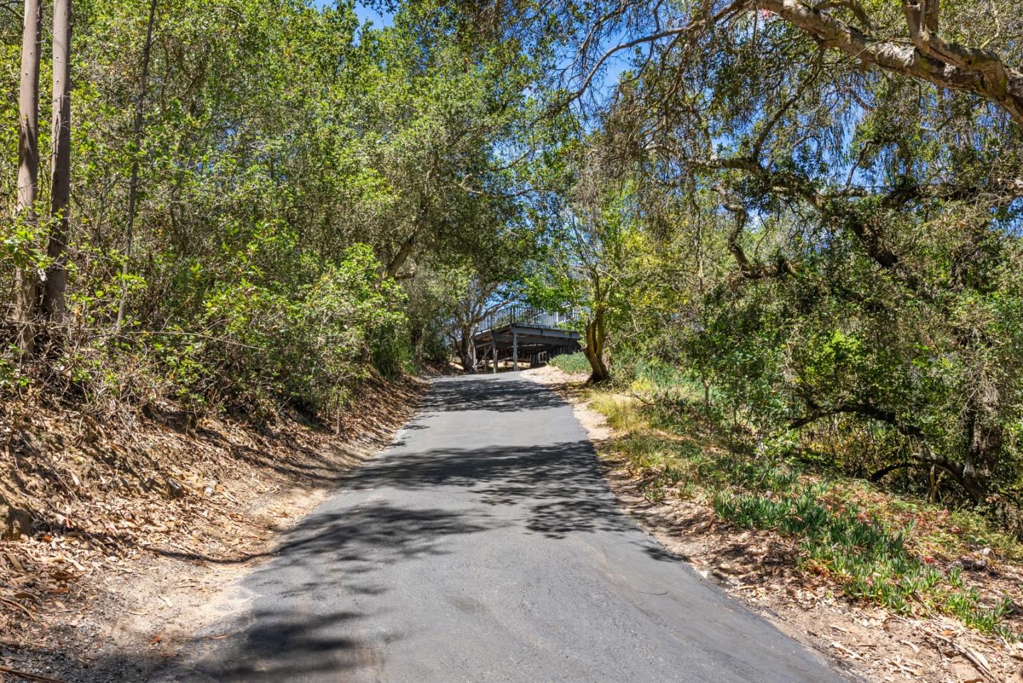 620 Hidden Valley RD