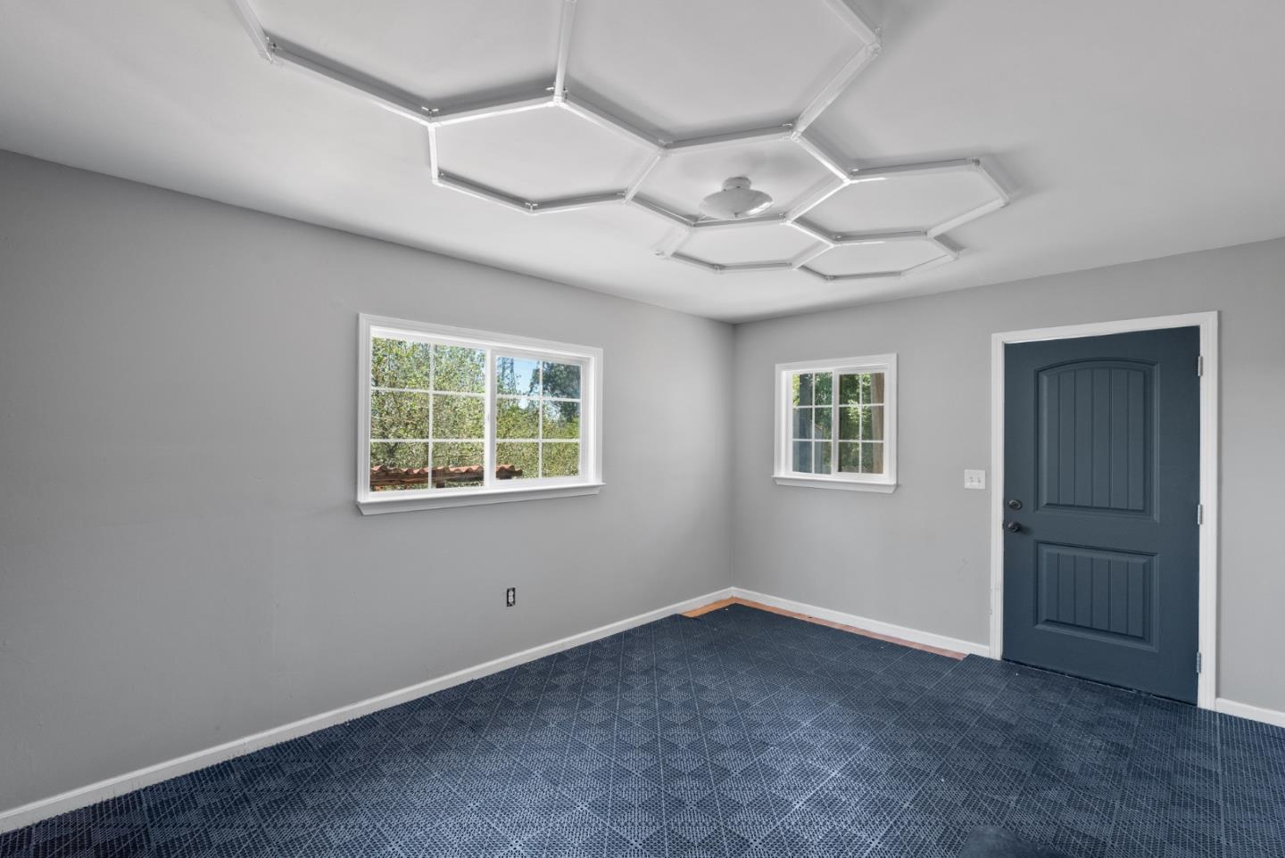 620 Hidden Valley RD