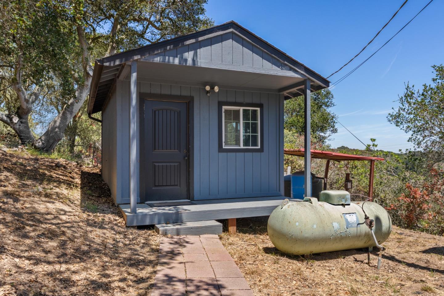 620 Hidden Valley RD