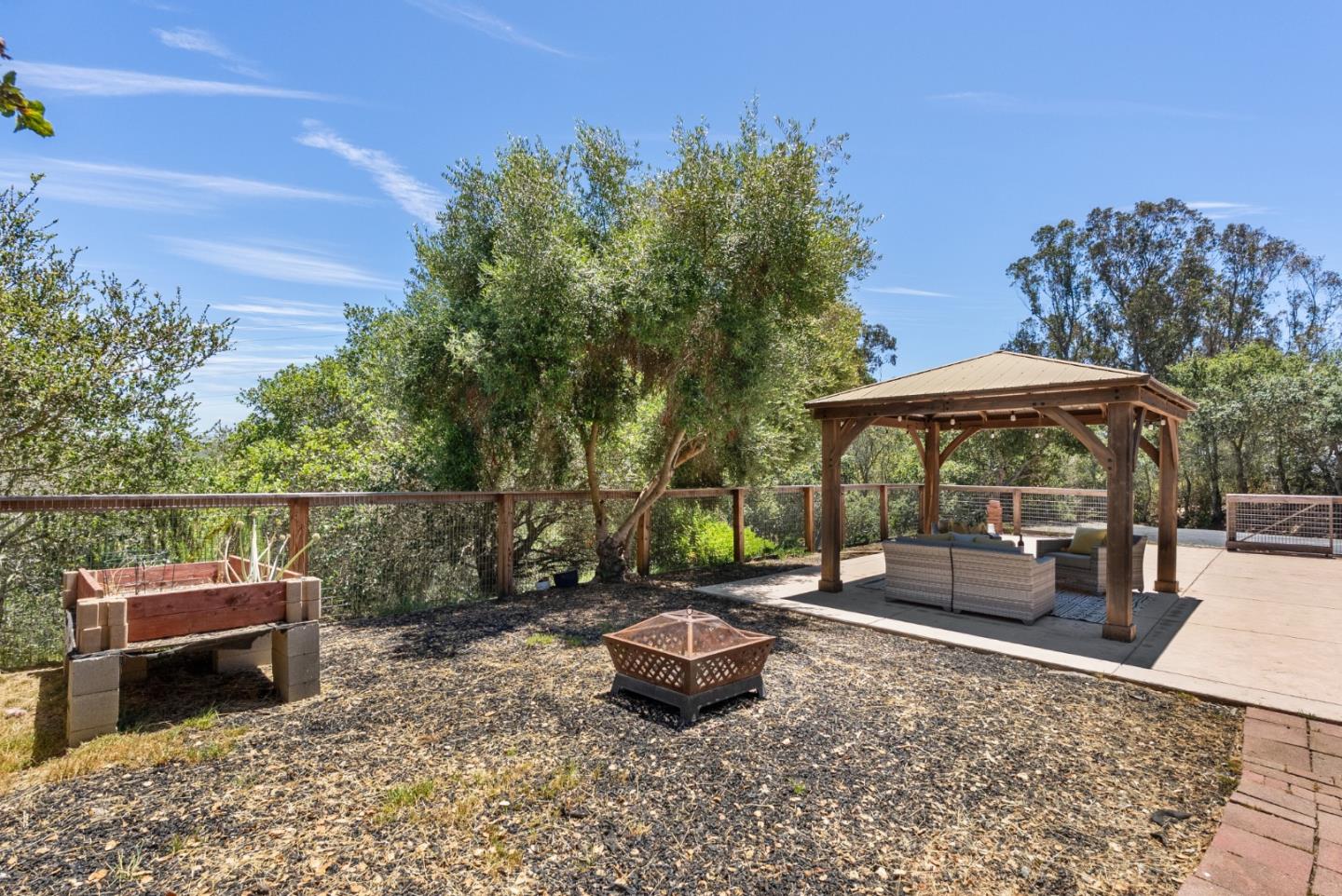 620 Hidden Valley RD