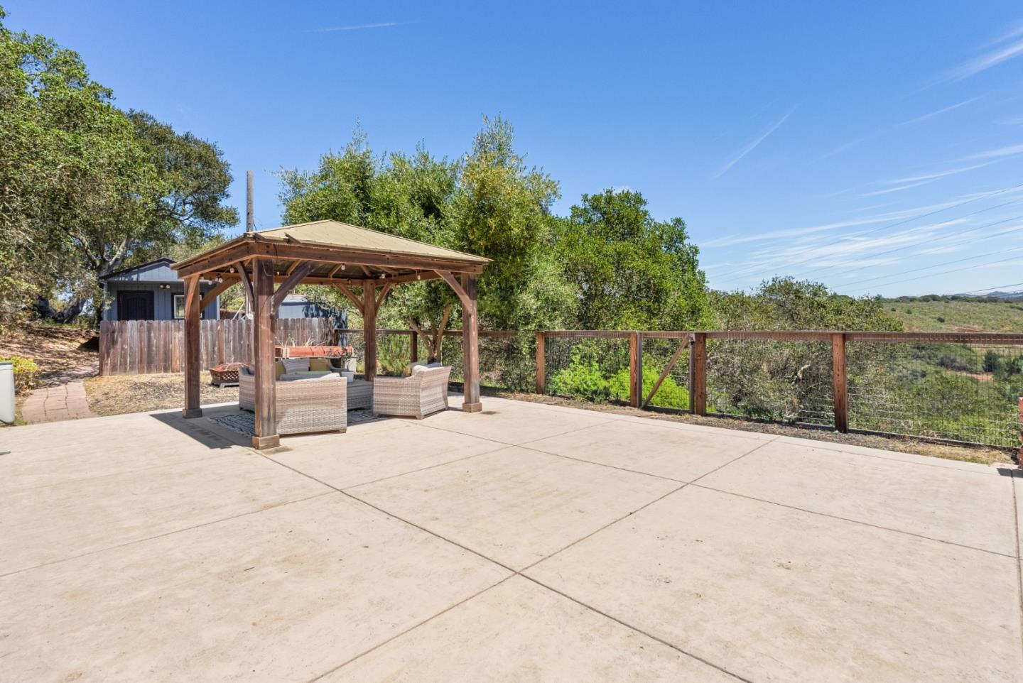 620 Hidden Valley RD