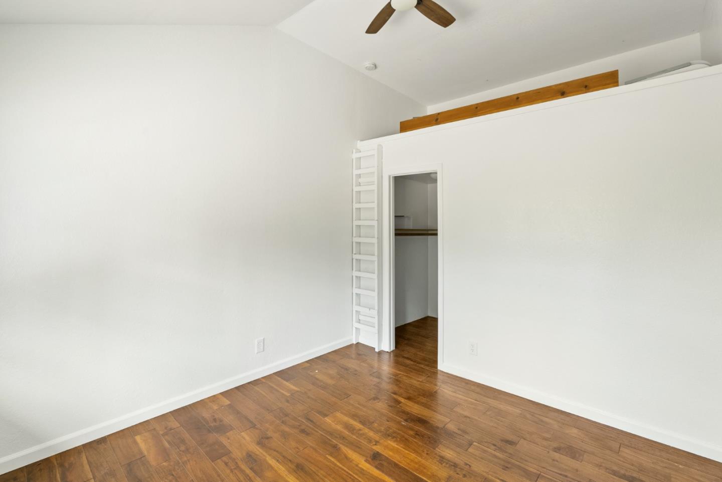 620 Hidden Valley RD
