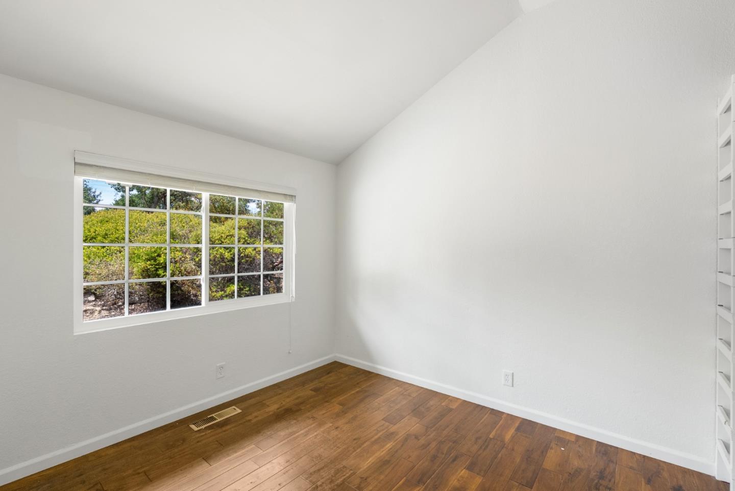 620 Hidden Valley RD