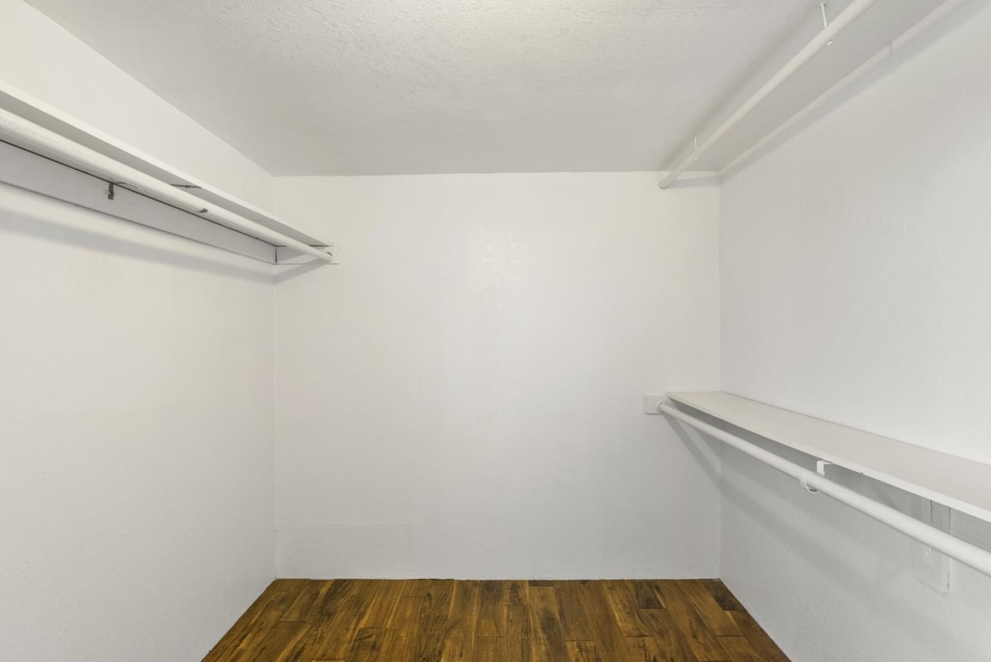 620 Hidden Valley RD