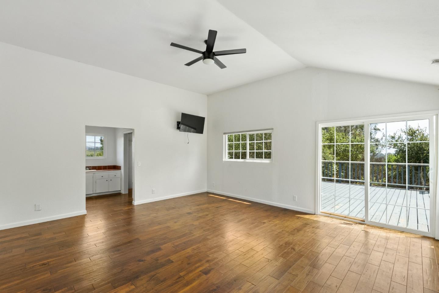 620 Hidden Valley RD