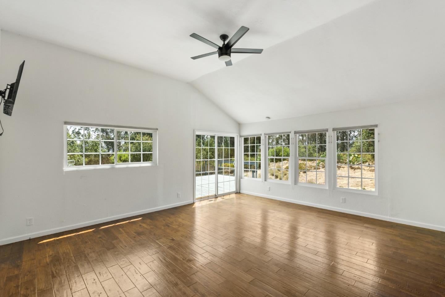 620 Hidden Valley RD