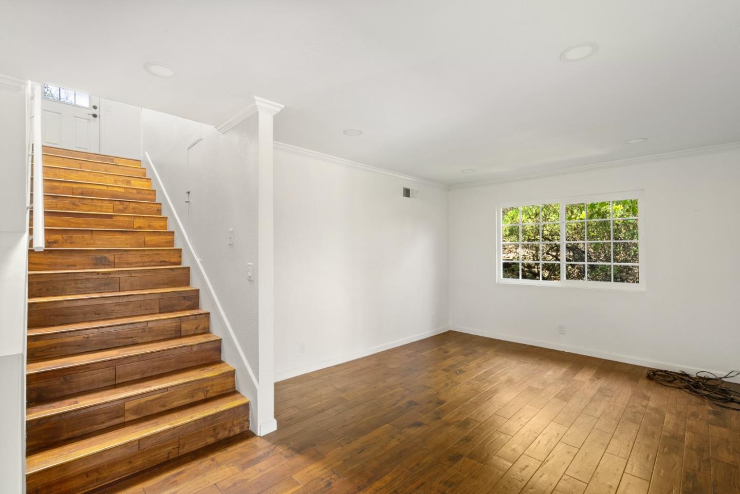 620 Hidden Valley RD