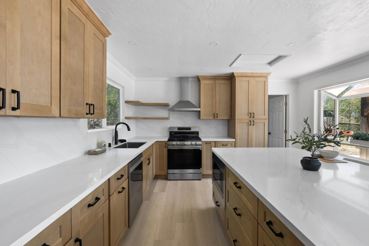620 Hidden Valley RD