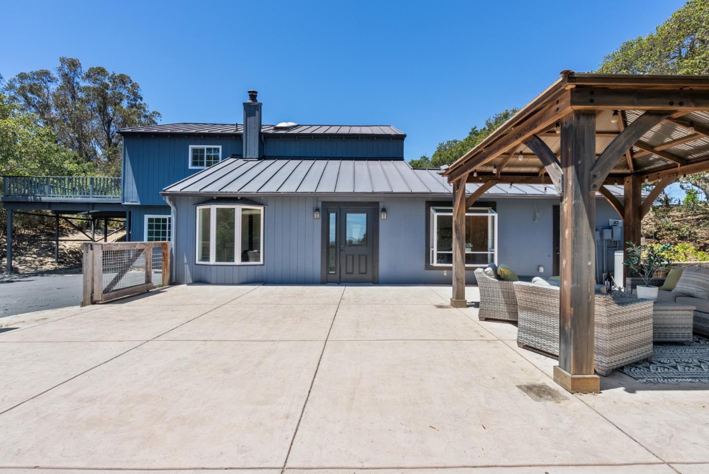 620 Hidden Valley RD