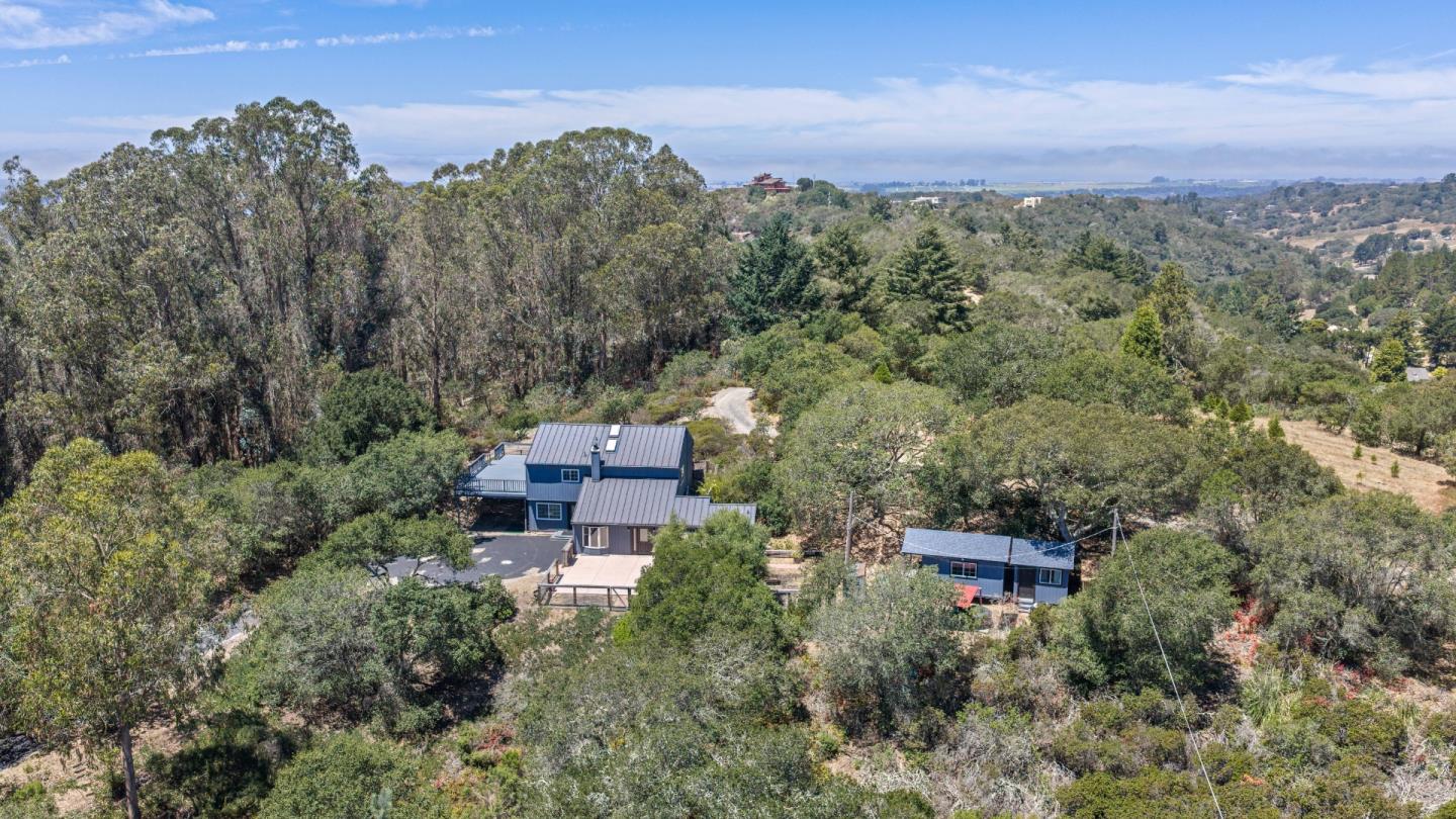 620 Hidden Valley RD